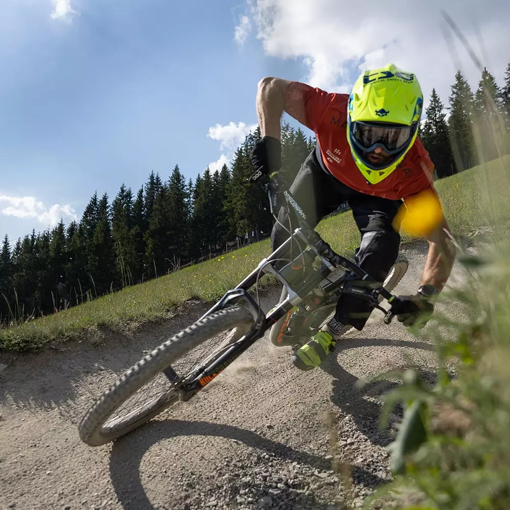 bike downhill saalbach fuerstauer